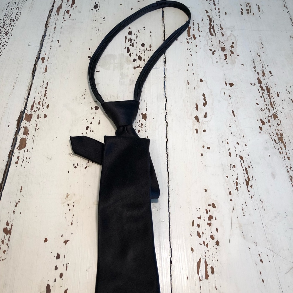 Boys zip tie